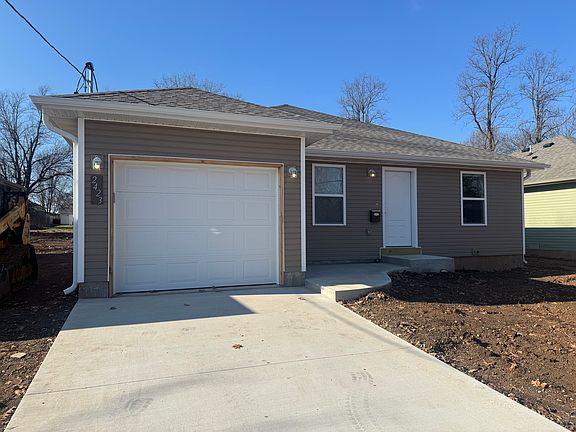 2nd image of 2423 N Campbell Ave #1