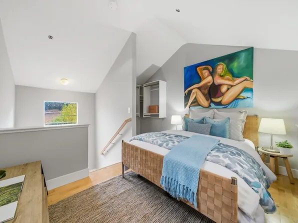 735 Buchanan St APT 220, Benicia, CA 94510