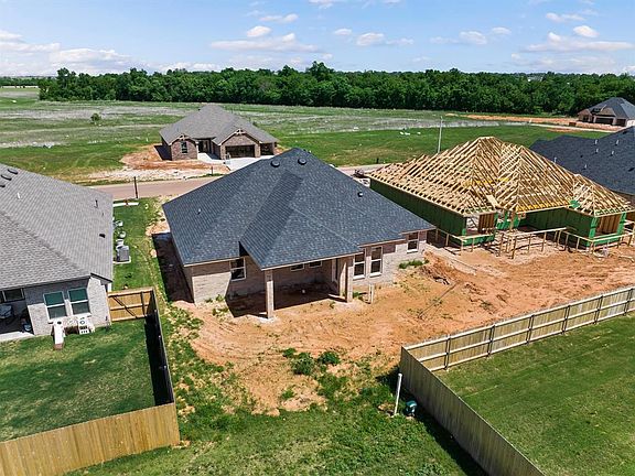 2nd image of 5009 Vine Cliff Rd