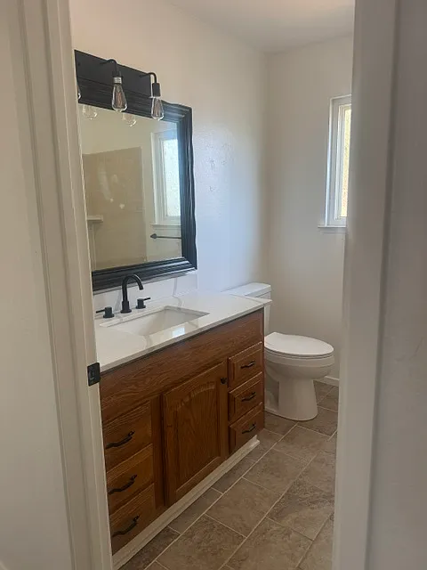 3 bed, 1.5 bath, 1453 sqft, $2,500 — Photo 4