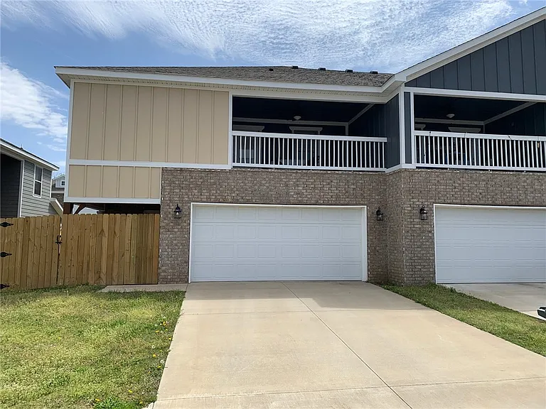 1349 N Corsica Dr — Photo 3