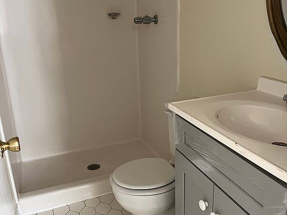 3rd image of 2909 Lake Villa Dr
