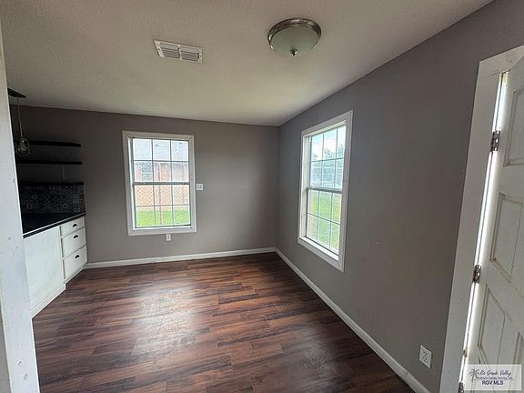 5th image of 1309 N Sunset Dr