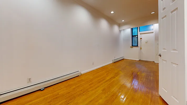 Rented by Bond New York | media 42