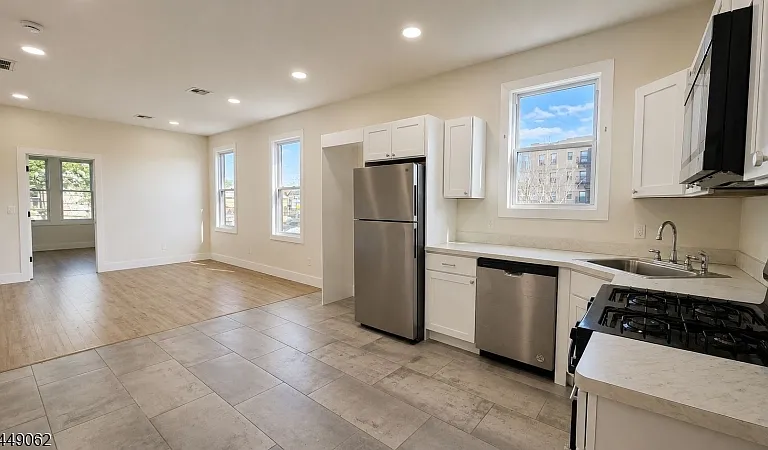 223 Munn Ave #2L — Photo 11