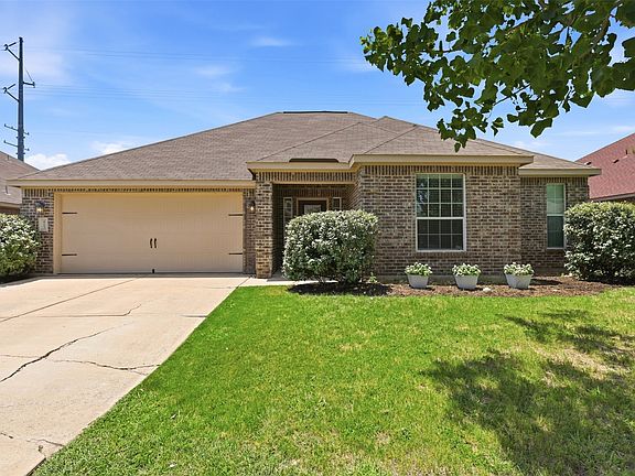 3rd image of 413 Water Oak