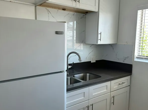 1623 W 80th St APT 5, Los Angeles, CA 90047