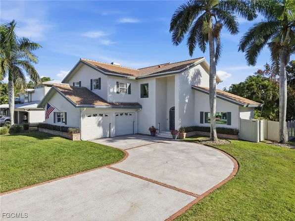 8380 Aqua Cove Ln, North Fort Myers, FL 33903