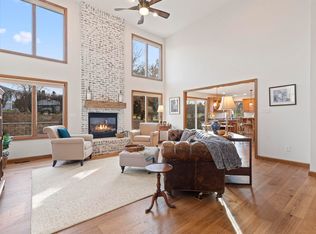 3814 Wynnewood Dr, Cedar Falls, IA 50613