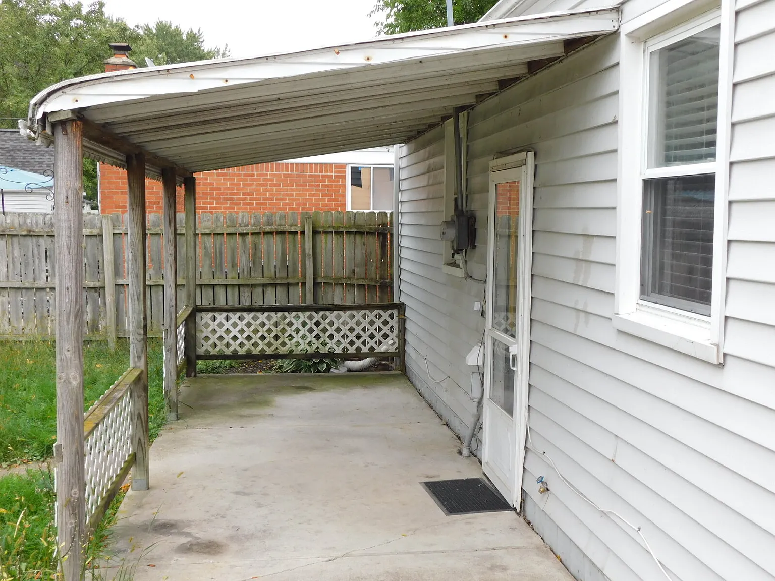 3 bed, 1.0 bath, 1000 sqft, $1,295 — Photo 3
