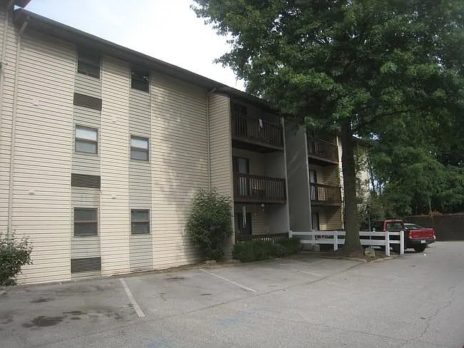 211 Georges Drive Charleston, WV 25306 — Photo 3