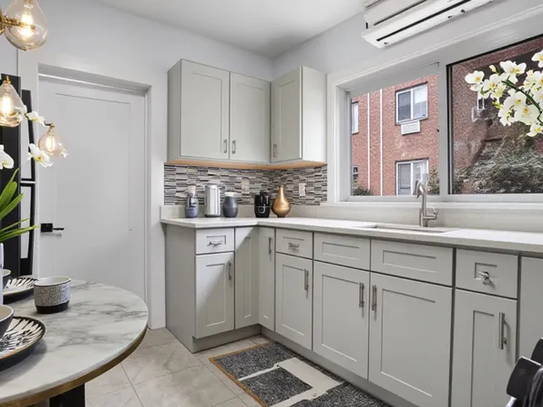 2738 Miles Avenue image 3 of 28