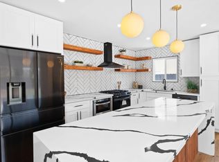 2404 Sierra Morena Ave, Carlsbad, CA 92010