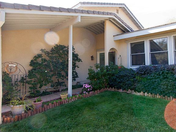 3 Bedrooms/3 Full Bathrooms