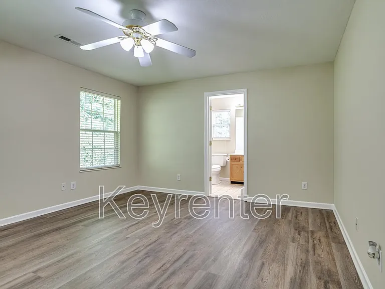 947 Spring Park Rd — Photo 6