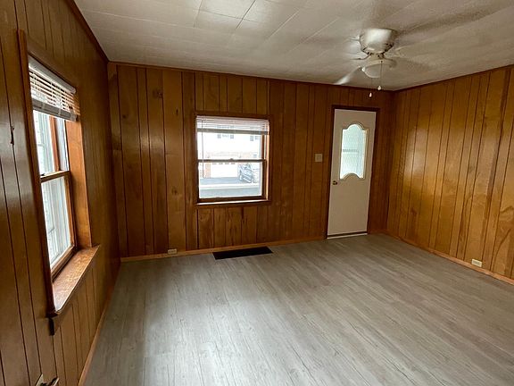 4th image of 244 W 26th St
