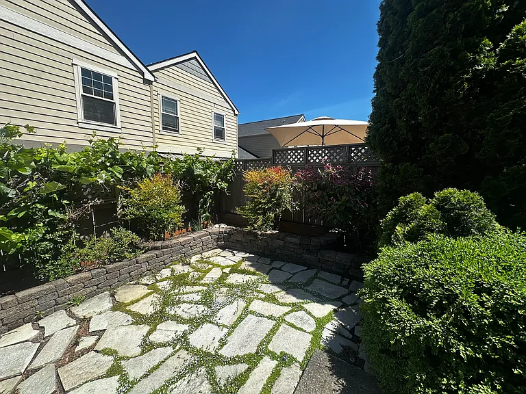 2221 Dollarhide Way — Photo 32