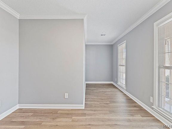 3rd image of 4208 Johnstown Dr