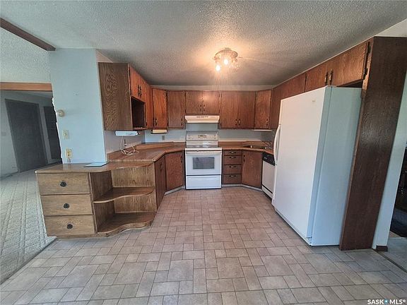 5th image of 413 Peterson AVENUE