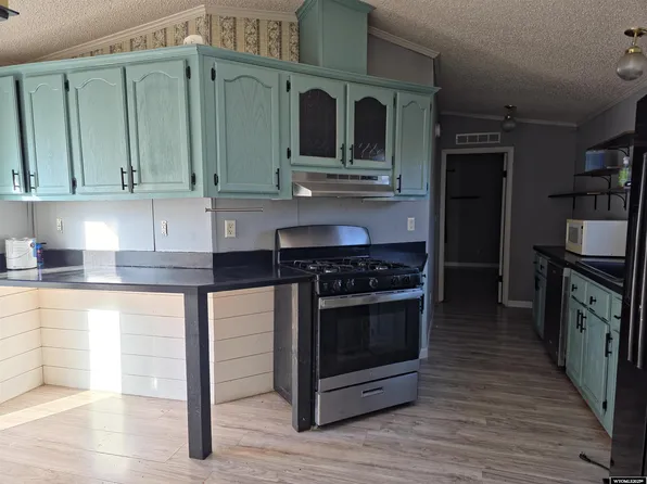 270 Thornock Ave, Evanston, WY 82930