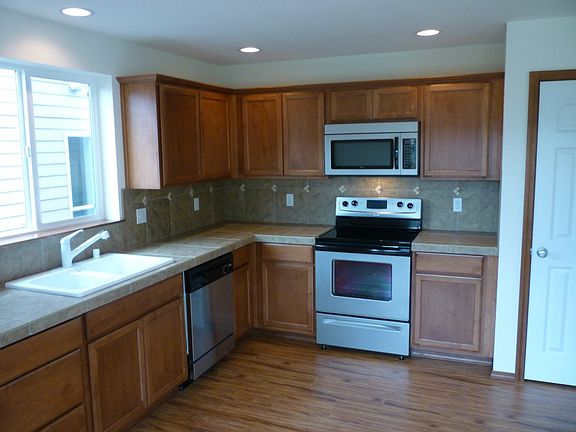 4th image of 8416 69th St NE