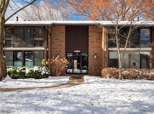 22968 Maple Ridge Rd UNIT 103, North Olmsted, OH 44070