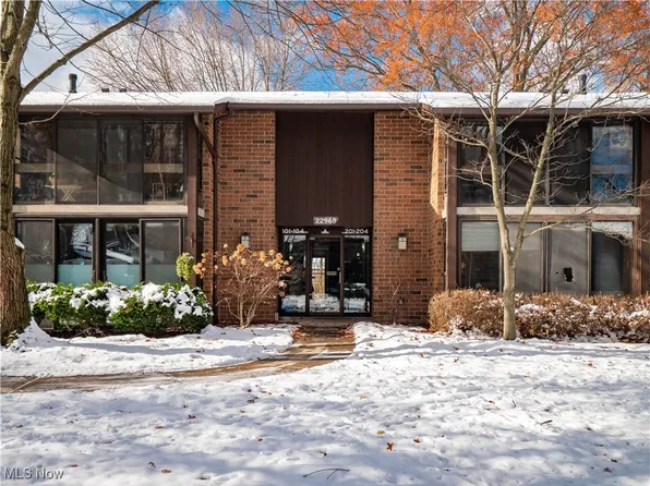 22968 Maple Ridge Rd Unit 103, North Olmsted, OH 44070
