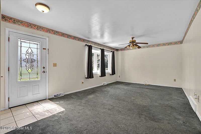 5th image of 15 Ruby Lane