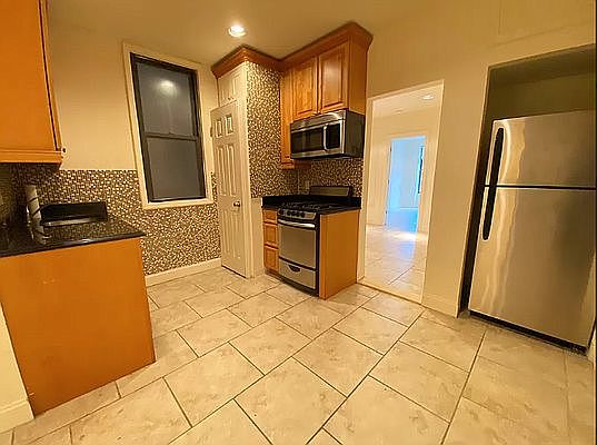 1st image of 100 W 83rd St #3E