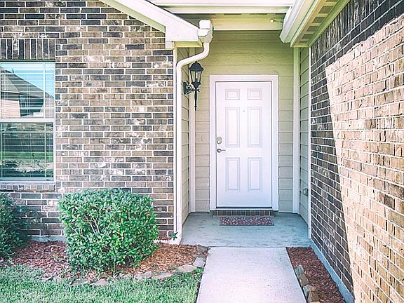4th image of 305 Turquoise Trade Dr