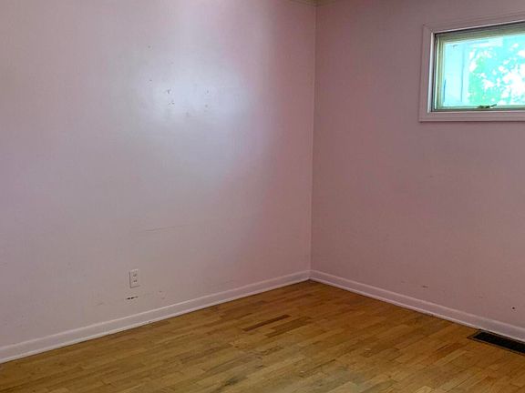 5th image of 510 Huron St