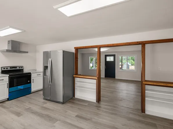 6615 Rockydale Rd, Cave Junction, OR 97523