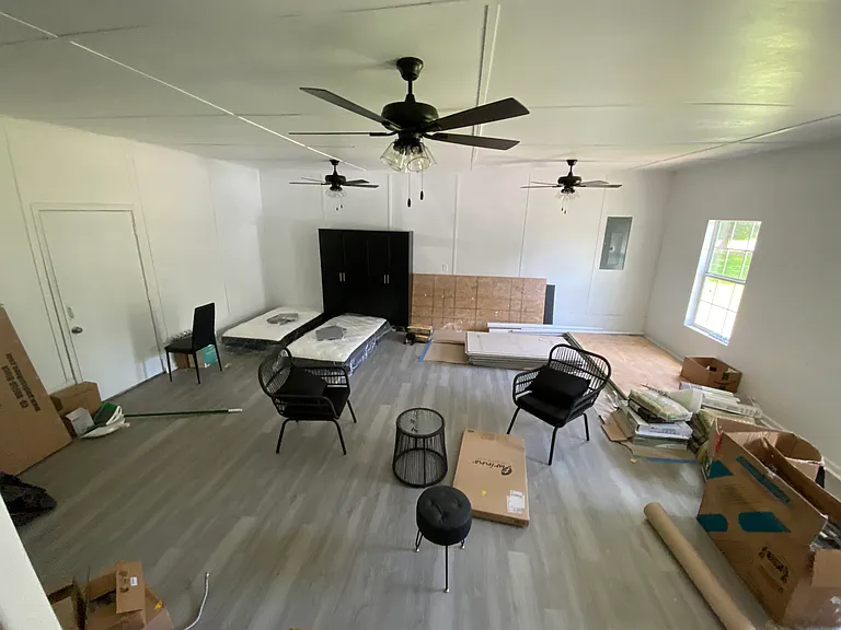 1025 Henderson Ave — Photo 14