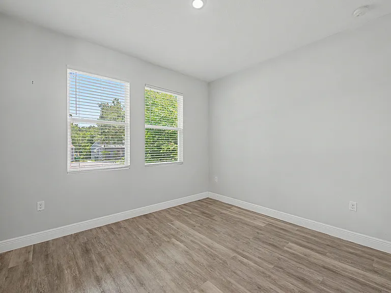1614 E Mulberry Dr — Photo 23