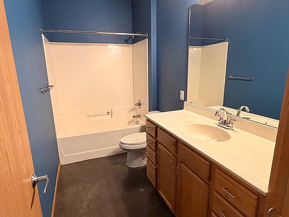 5th image of 2929 21st Ave S APT 204