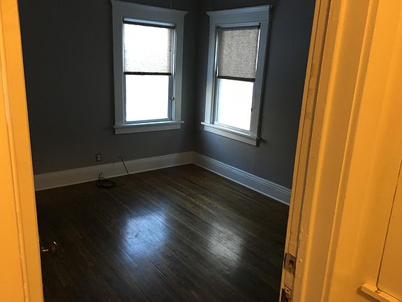 4th image of 469 Crescent Ave