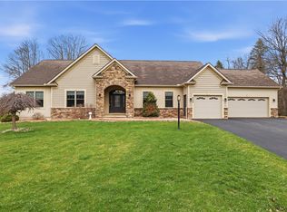 859 Bel Arbor Dr, Victor, NY 14564