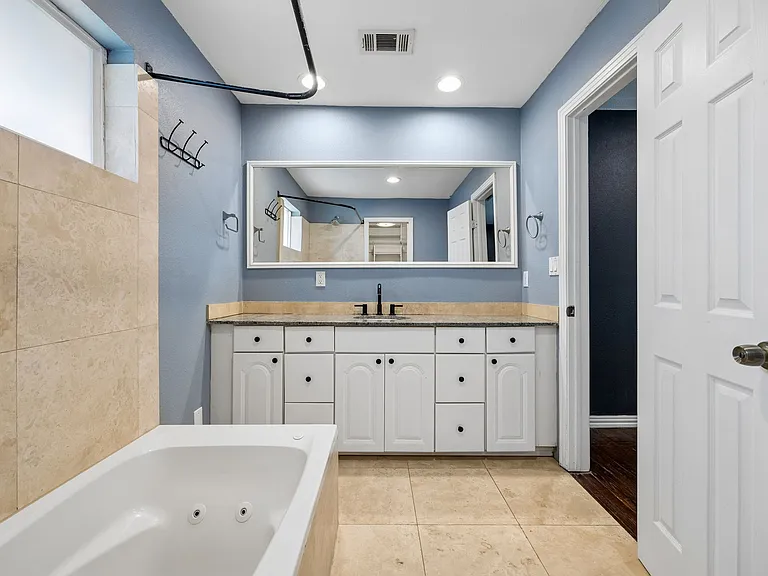 8618 Lockhaven Dr — Photo 17
