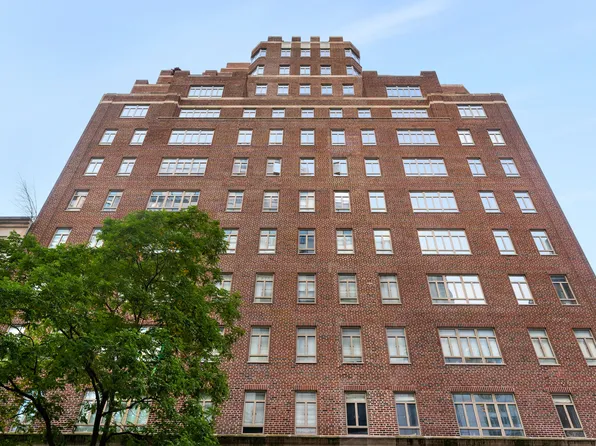 21 East 61st Street 9C image 17 of 18