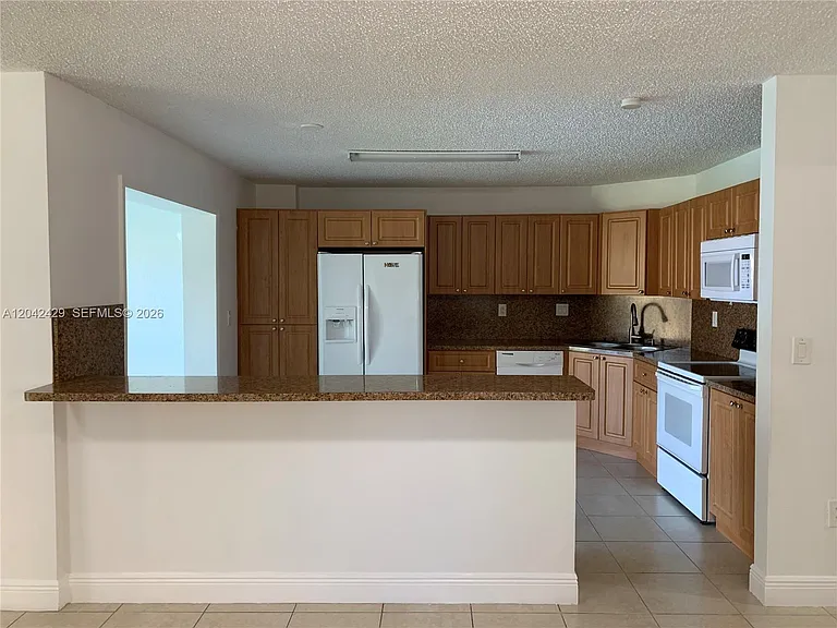 6745 SW 132nd Ave #206 — Photo 4