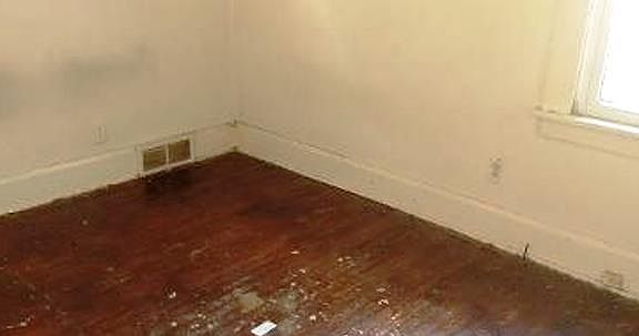 4th image of 13617 Dressler Ave
