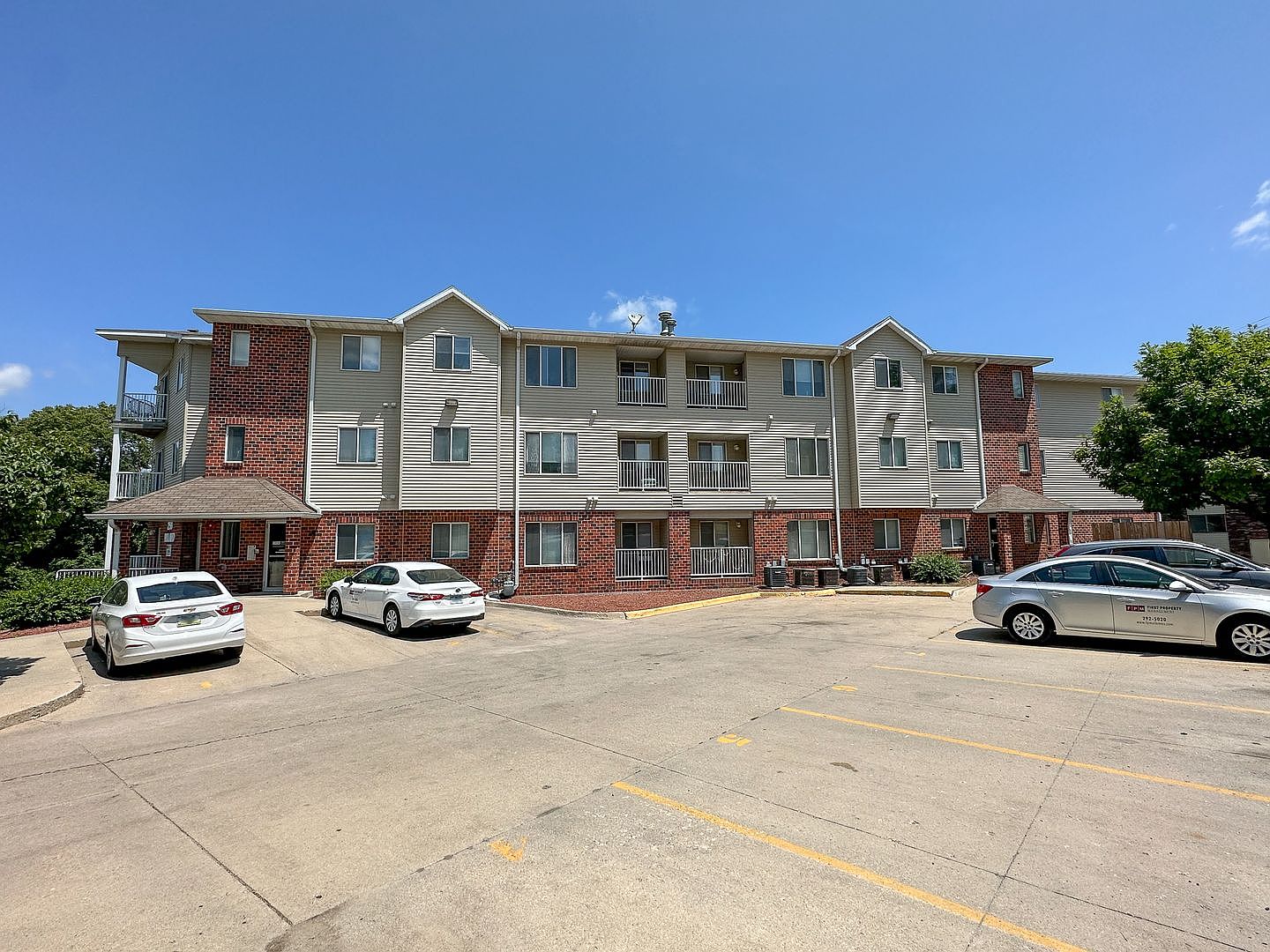 258 N Hyland Ave #2DC00EEA3, Ames, IA 50014 | Zillow