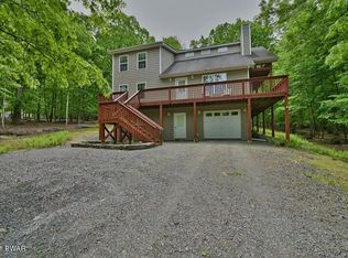 115 Red Breast Ln, Lackawaxen, PA 18435