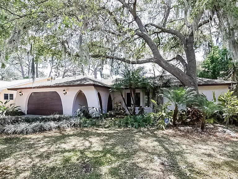 4138 Macaulay Ln — Photo 1