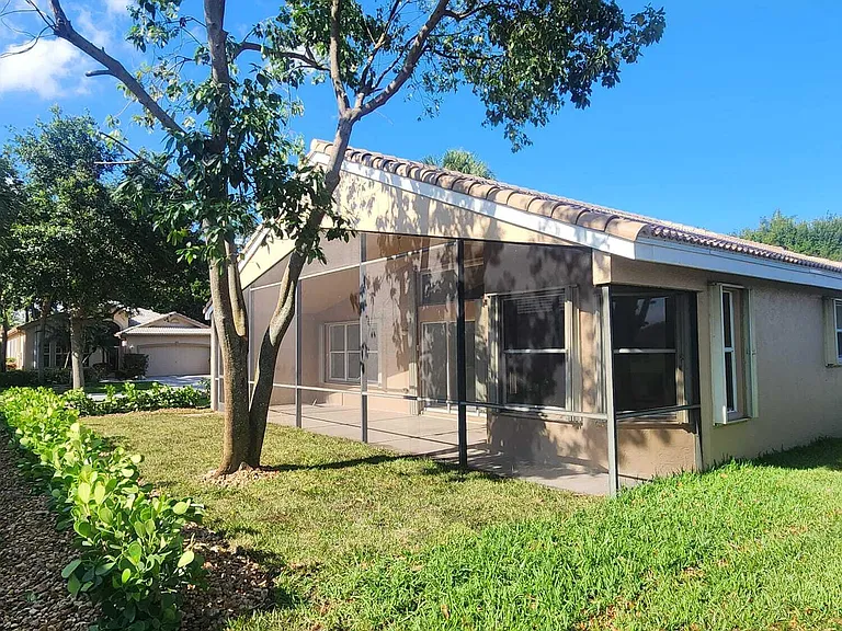 11287 Vivero Ave — Photo 34