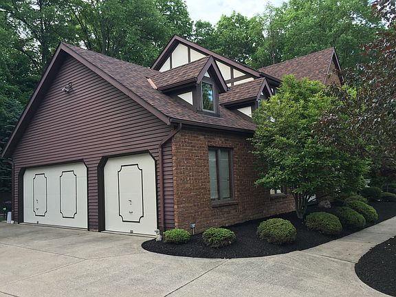 3rd image of 10589 Kings Way