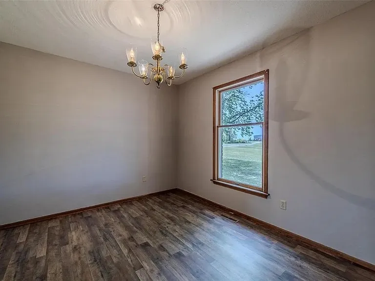 27018 N Highway 5 — Photo 14