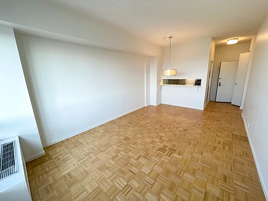 Rented by City Connections Realty | media 17