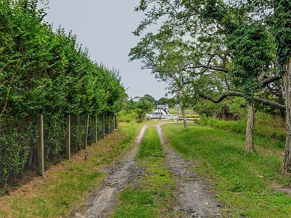 5th image of 12 Pleasant Ave