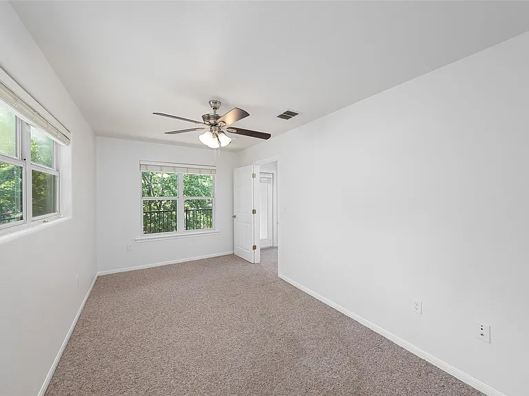 4505 Red River St #B — Photo 20